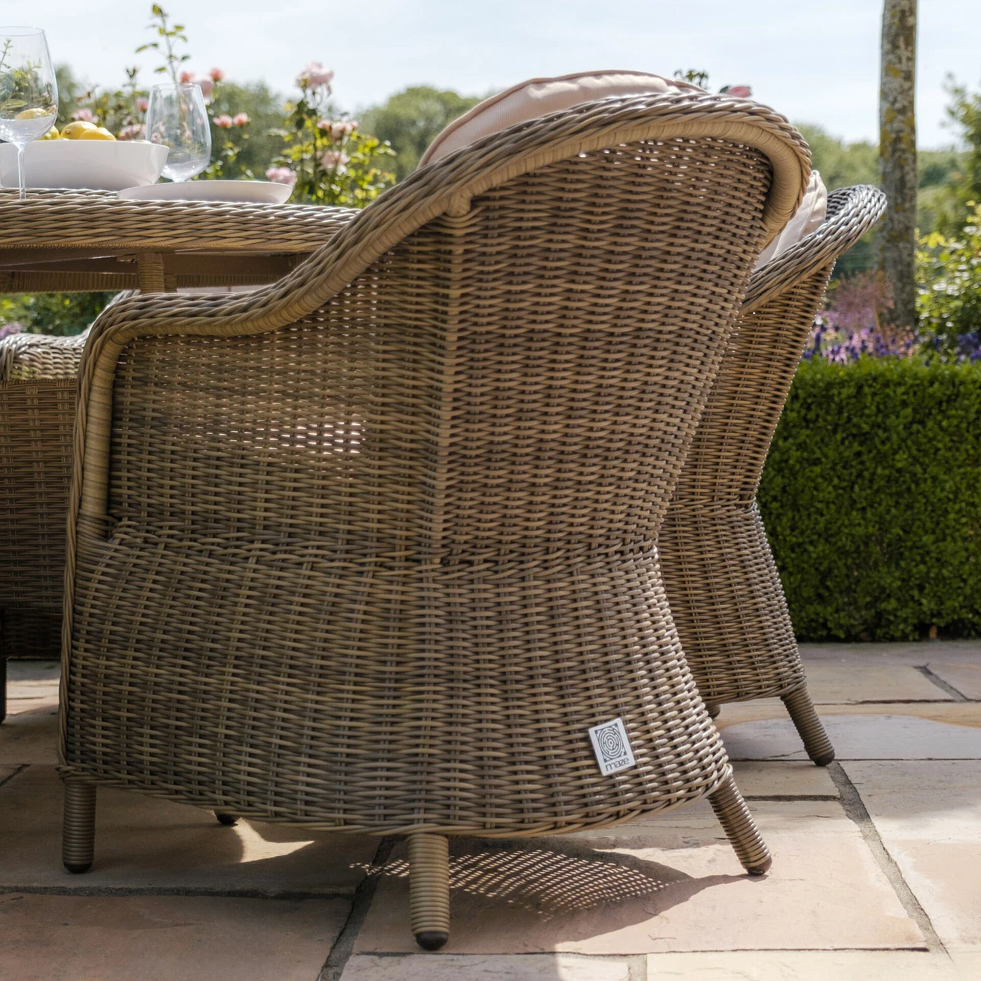 A Antigua 8 Seat Rectangular Dining Set - Image 8
